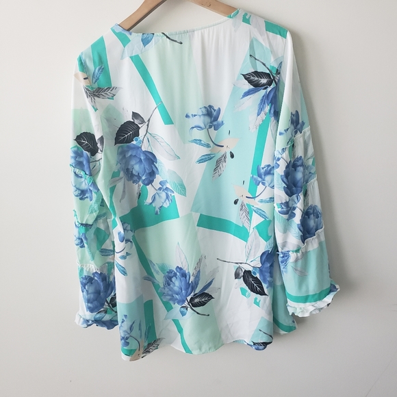 Alfani turquoise green floral bell sleeve top 1c - Picture 2 of 6